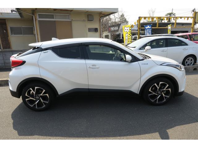 中古車 トヨタ C-HR ハイブリッド 1.8 G 車検令和6年6月 修復歴無し