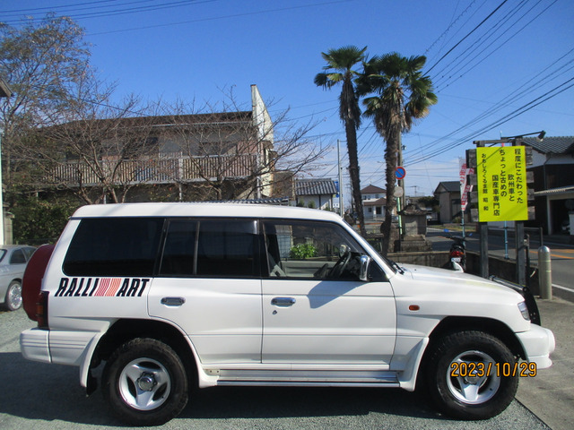 中古車 三菱 パジェロ 3.5 ミッドルーフワイド スノーアスリート 4WD