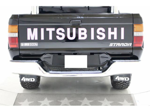 中古車 三菱 ストラーダ 2.5 ブラックエディション ディーゼル 4WD 5MT