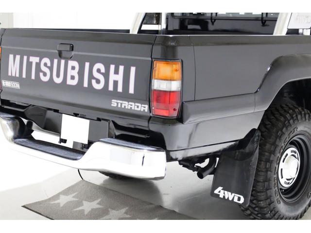 中古車 三菱 ストラーダ 2.5 ブラックエディション ディーゼル 4WD 5MT