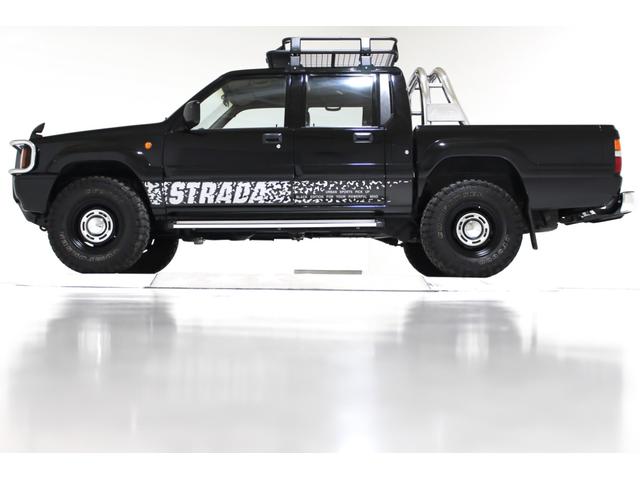 中古車 三菱 ストラーダ 2.5 ブラックエディション ディーゼル 4WD 5MT