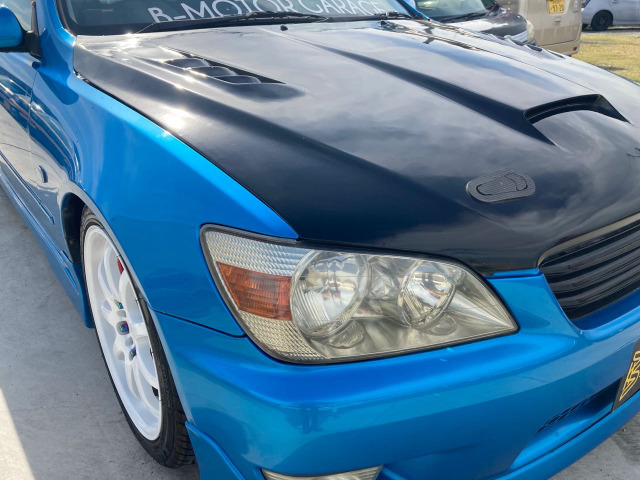 トヨタ アルテッツァ 2.0 RS200 Zエディション ボンネット オグラ