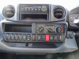 AC PS PW SRS ABS 集中ドアロック 左電格ミラー AM/FM ターボ 排気ブレーキ 坂道発進補助装置 アイドリングストップ フォグランプ 室内LED灯