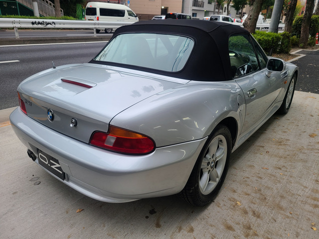 中古車 BMW Z3 ロードスター 2.2i 後期最終モデル 33.000キロ の中古車詳細 (33,300km, チタンシルバー, 東京都,  165万円) | 中古車情報・中古車検索なら【車選びドットコム（車選び.com）】