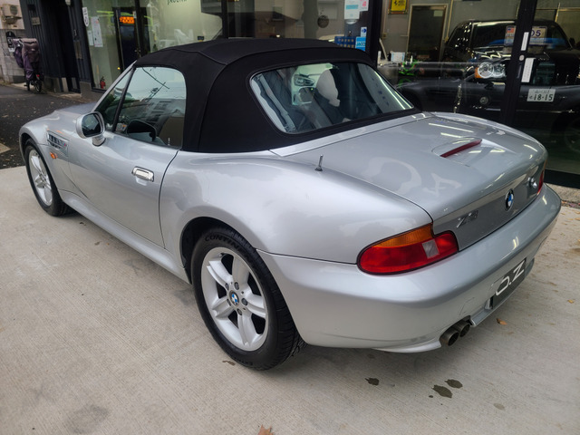 中古車 BMW Z3 ロードスター 2.2i 後期最終モデル 33.000キロ の中古車詳細 (33,300km, チタンシルバー, 東京都,  165万円) | 中古車情報・中古車検索なら【車選びドットコム（車選び.com）】