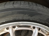 タイヤ215/45R18