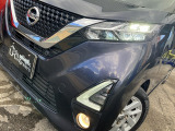 透明感あるLEDヘッドライトが装備されております!