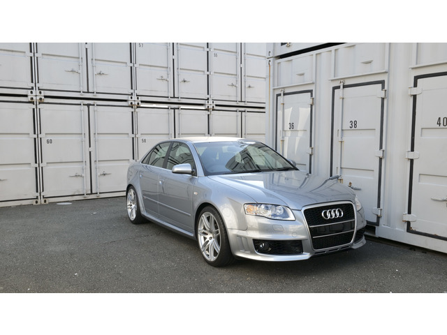 アウディ RS4 4.2 4WD ストック状態 の中古車詳細 (12,000km, アーヴス