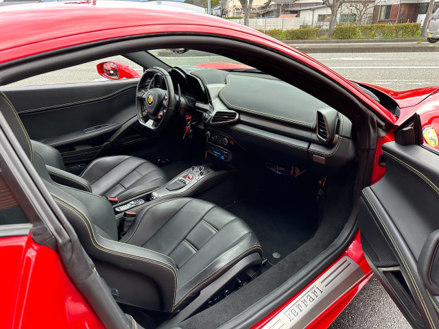 中古車 フェラーリ 458イタリア F1 DCT 正規D車黒革電動SCarbonD-ZONE+LED鍛造20AW の中古車詳細 (8,000km,  ロッソコルサ, 福岡県, 2,478万円) | 中古車情報・中古車検索なら【車選びドットコム（車選び.com）】