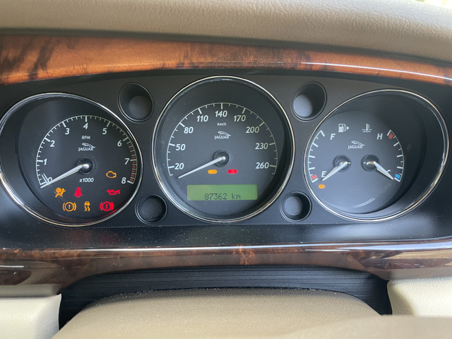 ジャガー XJ XJ 4.2 エグゼクティブ パイピングシートに換装 の中古車 