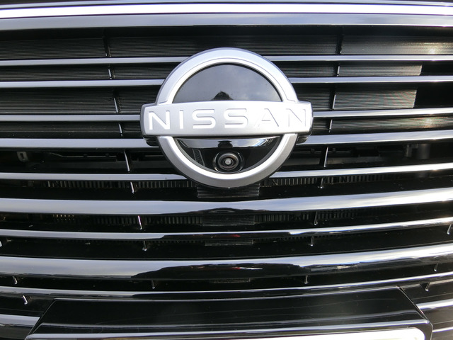 ■特選！中古品■ NISSANセレナ　e-POWER　フロントグリル 日産セレナe-power XV純正フロントグリル