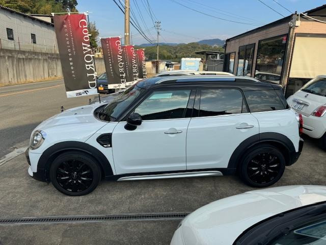 中古車 BMW MINI ミニクロスオーバー クーパー D ブラックルーフ&ブラックホイール の中古車詳細 (105,000km, ホワイト,  福岡県, 177万円) | 中古車情報・中古車検索なら【車選びドットコム（車選び.com）】