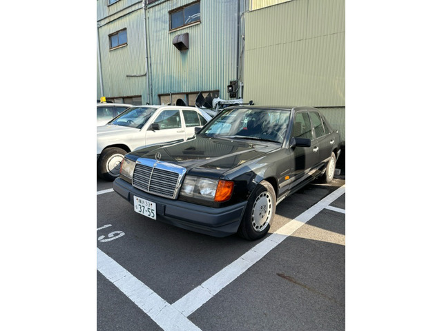 メルセデス・ベンツ ミディアムクラス 300E 横浜33ナンバー ワン 