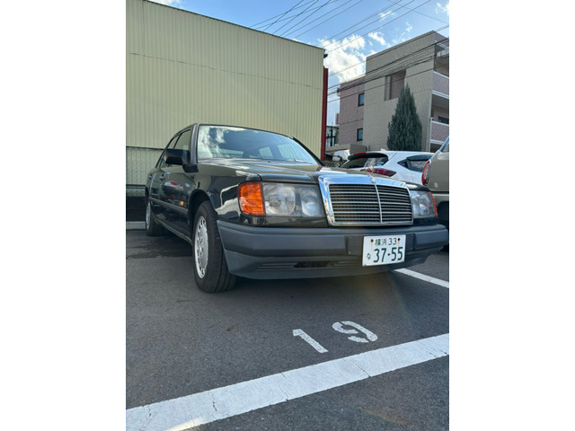 メルセデス・ベンツ ミディアムクラス 300E 横浜33ナンバー ワン