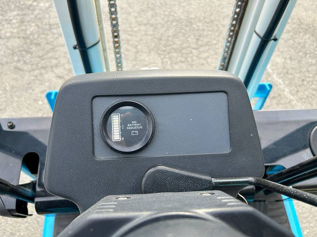 中古車 その他 トヨタL&F 電動フォークリフト 700kg 2.5m