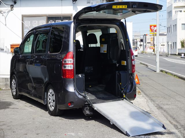 トヨタ ノア 2.0 X Lセレクション 福祉車両車いす2脚仕様電動スロープ