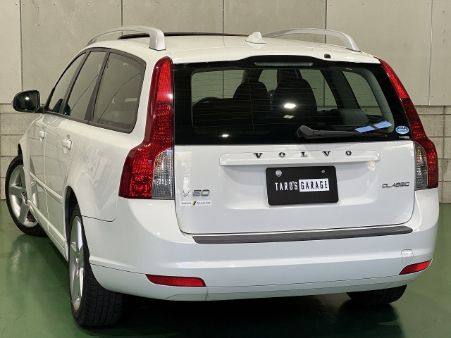 中古車 ボルボ V50 2.0 クラシック の中古車詳細 (73,000km, パール 