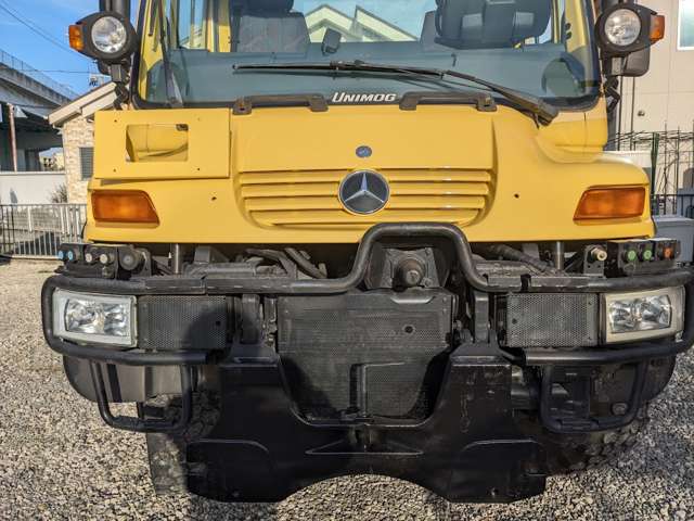 メルセデス・ベンツ ウニモグ U400 左右可変ステアリング の中古