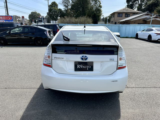 誰でも車がローンで買えます。R9AUTOの自社ローンは他社でローンが通らなかった方でもOK!自社審査で即日回答!金利0%!分割手数料なし!保証人不要!最長84回まで分割OK!