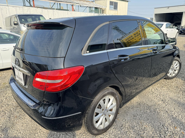 メルセデス・ベンツ Bクラス B180 の中古車詳細 (73,000km, クロ, 埼玉