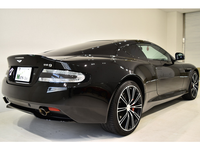 中古車 アストンマーティン DB9 カーボンブラック タッチトロニック2 正規D車 後期型 特別仕様車 カーボンB の中古車詳細 (8,000km,  カーボンブラック, 東京都, 1,190万円) | 中古車情報・中古車検索なら【車選びドットコム（車選び.com）】