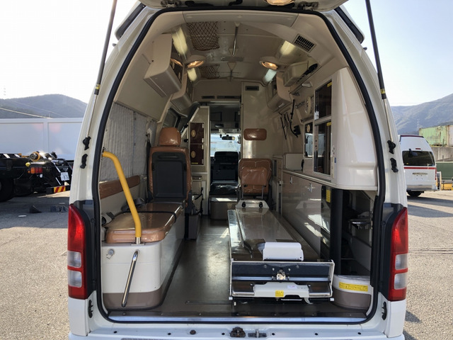 ハイエース／トヨタ救急車 | トヨタ自動車株式会社 公式企業サイト