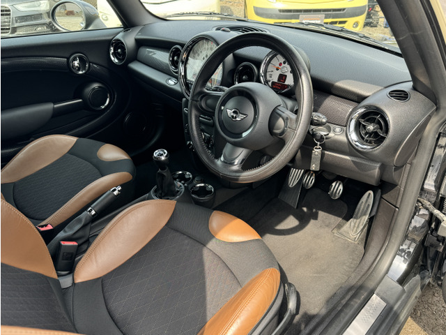 中古車 BMW MINI ミニ クーパー S 6MT 後期型 ハーフレザー ターボ の中古車詳細 (88,500km, ブラック, 北海道,  83万円) | 中古車情報・中古車検索なら【車選びドットコム（車選び.com）】