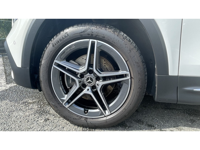 メルセデス・ベンツ GLB GLB200d 4マチック AMGライン 4WD