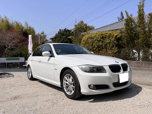 中古車 BMW 3シリーズセダン 320i 黒革/純正ナビ/Bカメラ/HID/ETC の中古車詳細 (112,000km, ホワイト, 奈良県,  58.9万円) | 中古車情報・中古車検索なら【車選びドットコム（車選び.com）】