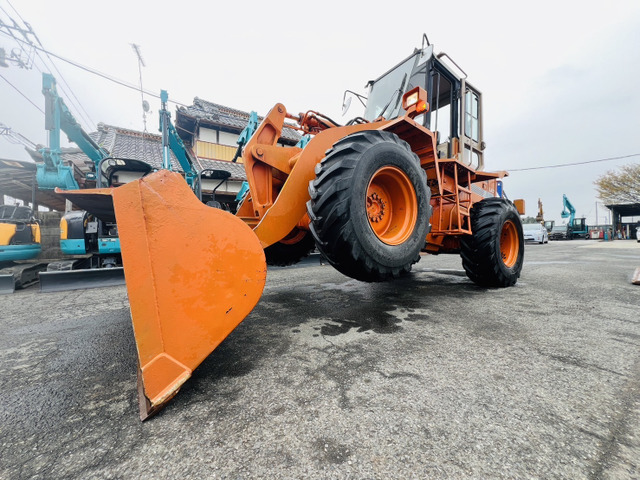 中古車 その他 日立 ホイールローダー タイヤショベル の中古車詳細 (走行距離不明, オレンジ, 茨城県, 275万円) |  中古車情報・中古車検索なら【車選びドットコム（車選び.com）】