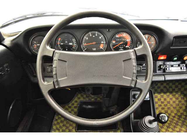 ポルシェ911SC 930 ダッシュボード 寝返ら