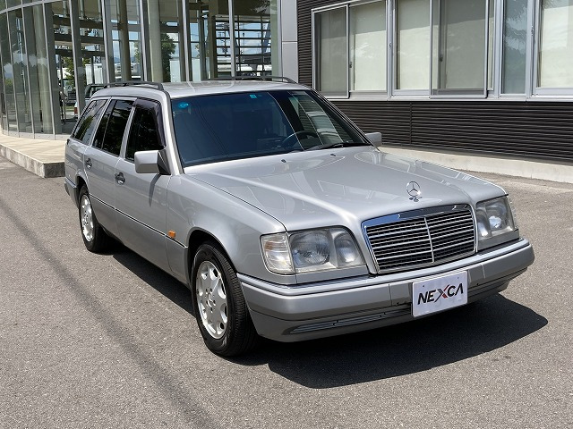 中古車 メルセデス・ベンツ Eクラスワゴン E320 左ハンドル、本革シート、サンルーフ の中古車詳細 (112,000km, シルバー, 栃木県,  295万円) | 中古車情報・中古車検索なら【車選びドットコム（車選び.com）】