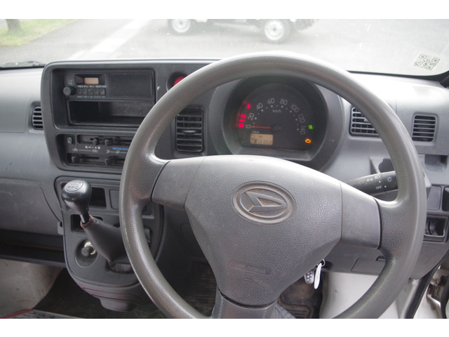 中古車 ダイハツ ハイゼットカーゴ スペシャル 4WD の中古車詳細