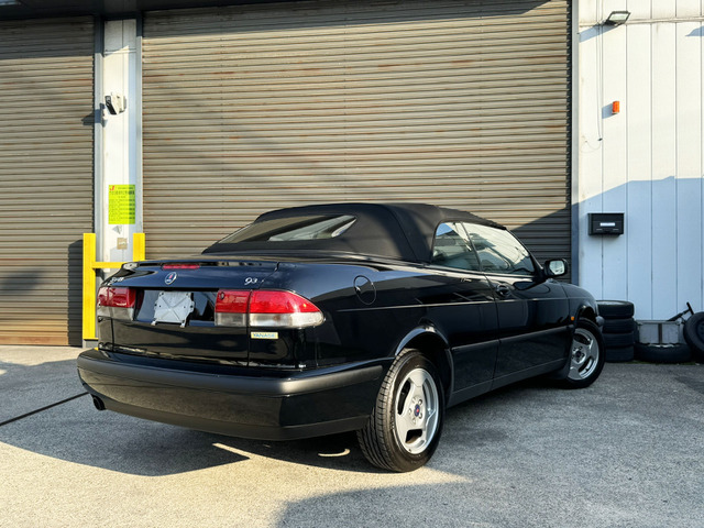 サーブ 9-3カブリオレ 2.0 t ワンオーナー 左ハンドル 本革シート の  