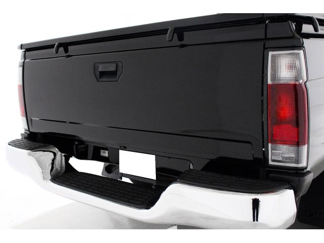 日産純正ヨーロッパ仕様 ダットサントラック(720)用メッキ
