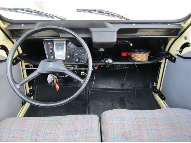 シトロエン 2CV スペシャル の中古車詳細 (74,710km, イエロー