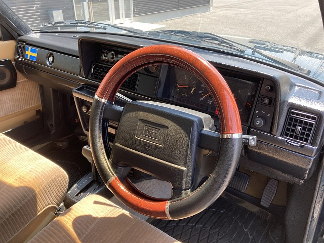 中古車 ボルボ 240エステート GLE コロナホイール の中古車詳細 (277,000km, ダークグリーン, 栃木県, 165万円) |  中古車情報・中古車検索なら【車選びドットコム（車選び.com）】