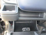 使いやすいインパネ収納です!