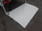 垂直パワーゲート付 極東 サイズ約、長さ75cm、幅157cm 最大荷重600kg