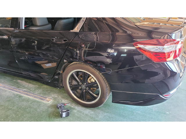 ホンダ アコード 2.0 ハイブリッド EX 純正エアロ・社外18インチアルミ