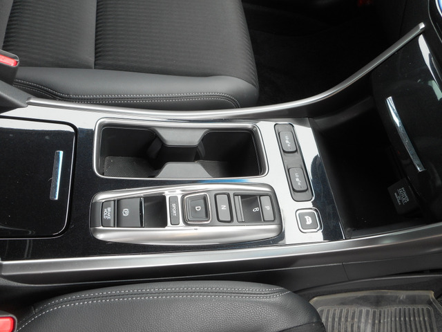 ホンダ アコード 2.0 ハイブリッド EX 純正エアロ・社外18インチアルミ