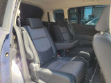 後部座席の写真になります♪シートは使用感なく、綺麗な状態です♪自社クリーニング済♪とても綺麗な一台です♪
