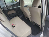 後部座席の写真になります♪シートは使用感なく、綺麗な状態です♪自社クリーニング済♪とても綺麗な一台です♪