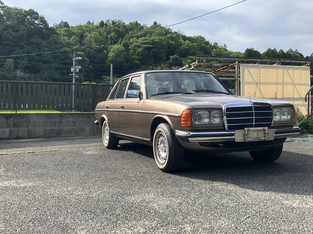 ミディアムクラス 280E W123セダン 外装レストア/全塗装済み