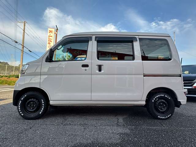 中古車 ダイハツ ハイゼットカーゴ デラックス SAIII ハイルーフ