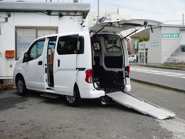 日産 NV200バネット 