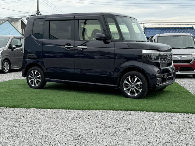 N-BOXカスタム ベースグレード 4WD 両側電動スライドドア バックカメラ