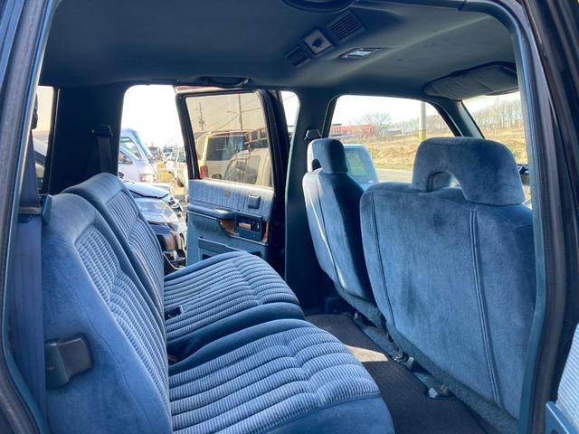 シボレーCHEVROLETサバーバン　サードシート シボレー サバーバン サードシート Cノッチ加工済 92y の中古車詳細