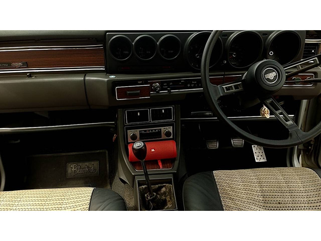 DATSUN スポーツステアリング 3本スポーク