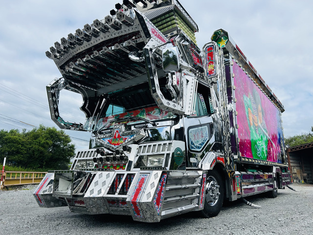 ファイター  イベント車 デコトラ 荷室内装造